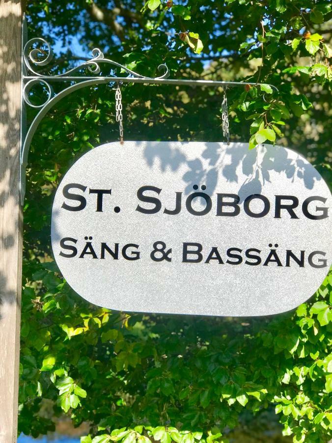 Bed and Breakfast Sjoeborg Saeng & Bassaeng Munka-Ljungby Exterior foto
